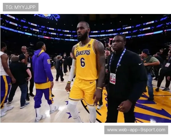 湖人队连续五场获胜领跑西部，湖人队赢了